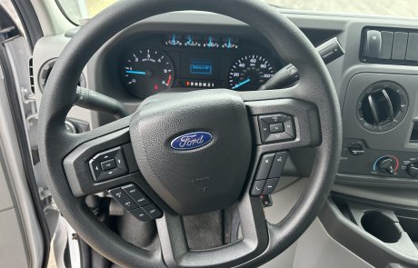 2022 Ford E450