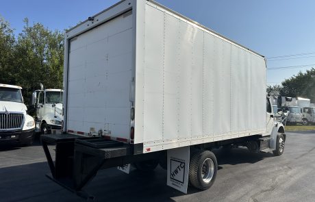 2018 Freightliner M2